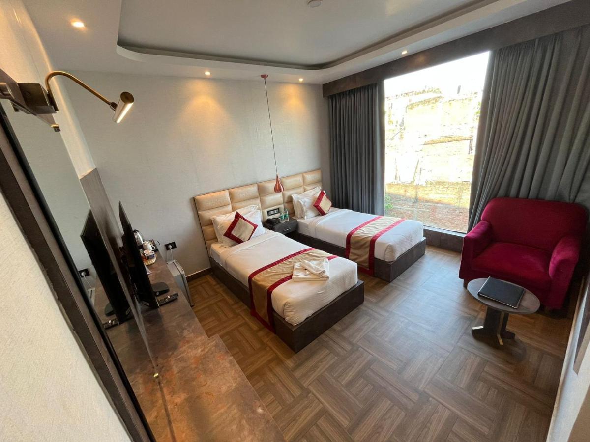 The Landmark Hotel 穆扎夫法尔普尔 外观 照片