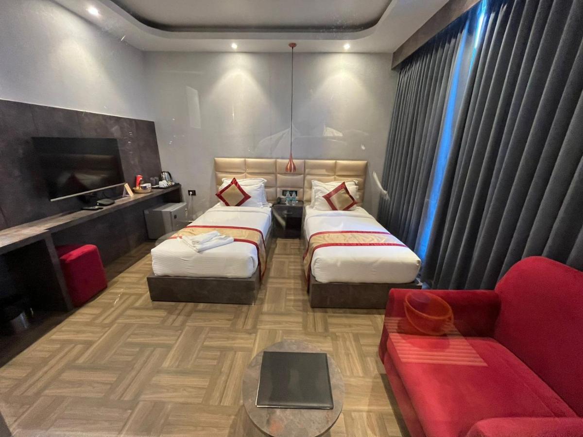 The Landmark Hotel 穆扎夫法尔普尔 外观 照片